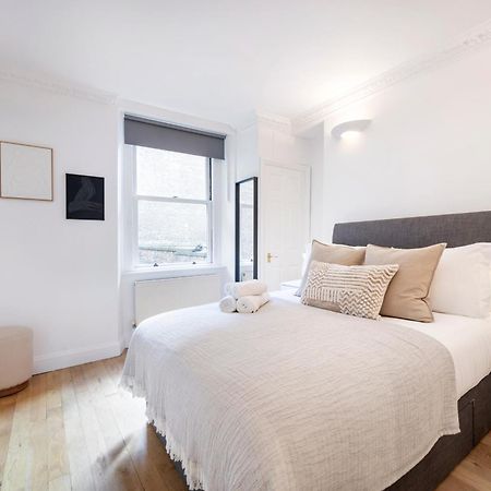 2 Bedr, 3 Beds, 1 Bath Thames, Trafalgar Sq London Luaran gambar