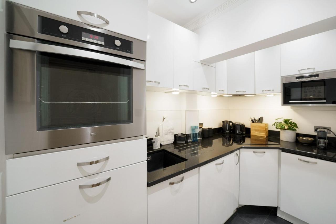 2 Bedr, 3 Beds, 1 Bath Thames, Trafalgar Sq London Luaran gambar