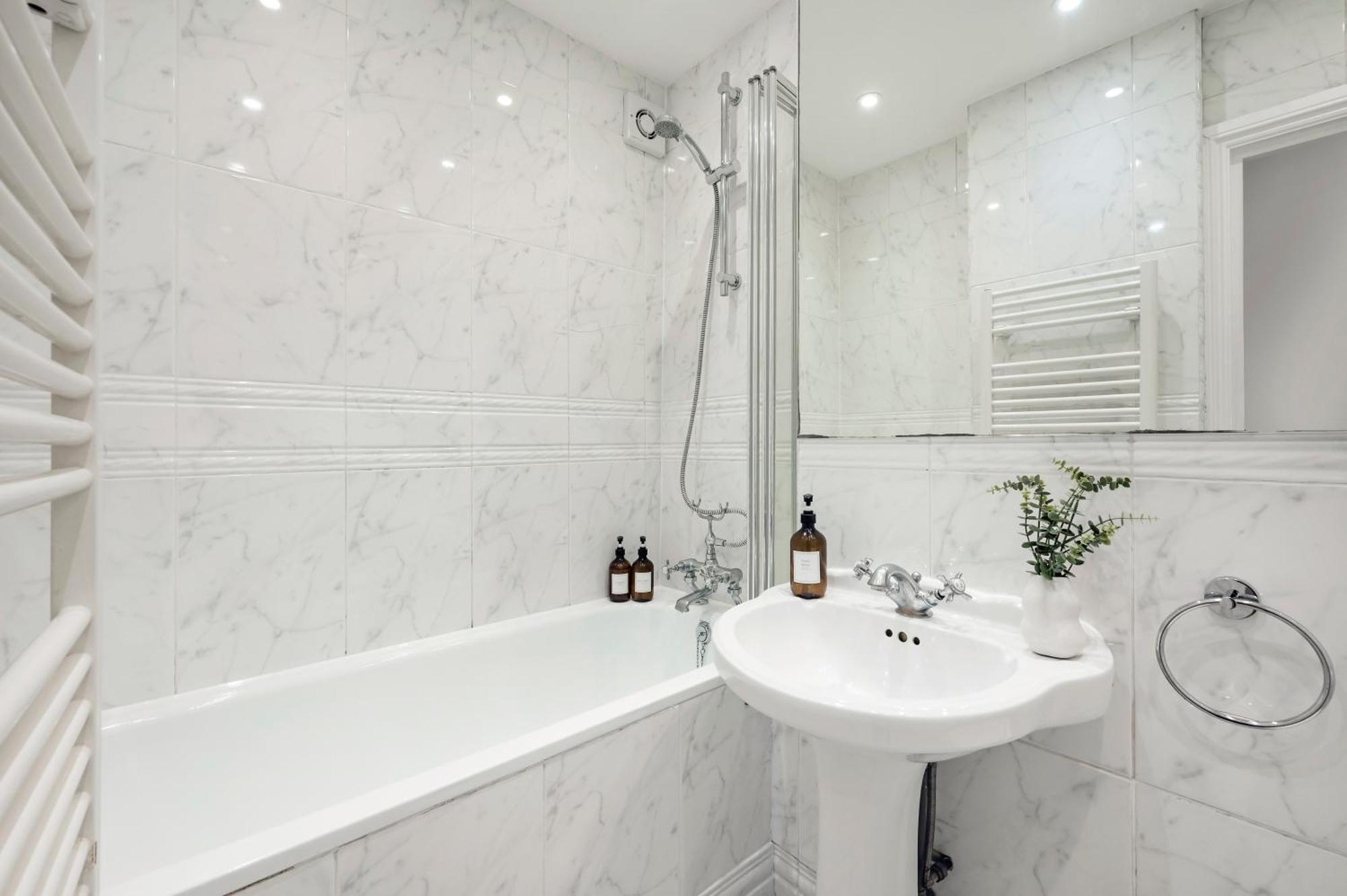 2 Bedr, 3 Beds, 1 Bath Thames, Trafalgar Sq London Luaran gambar
