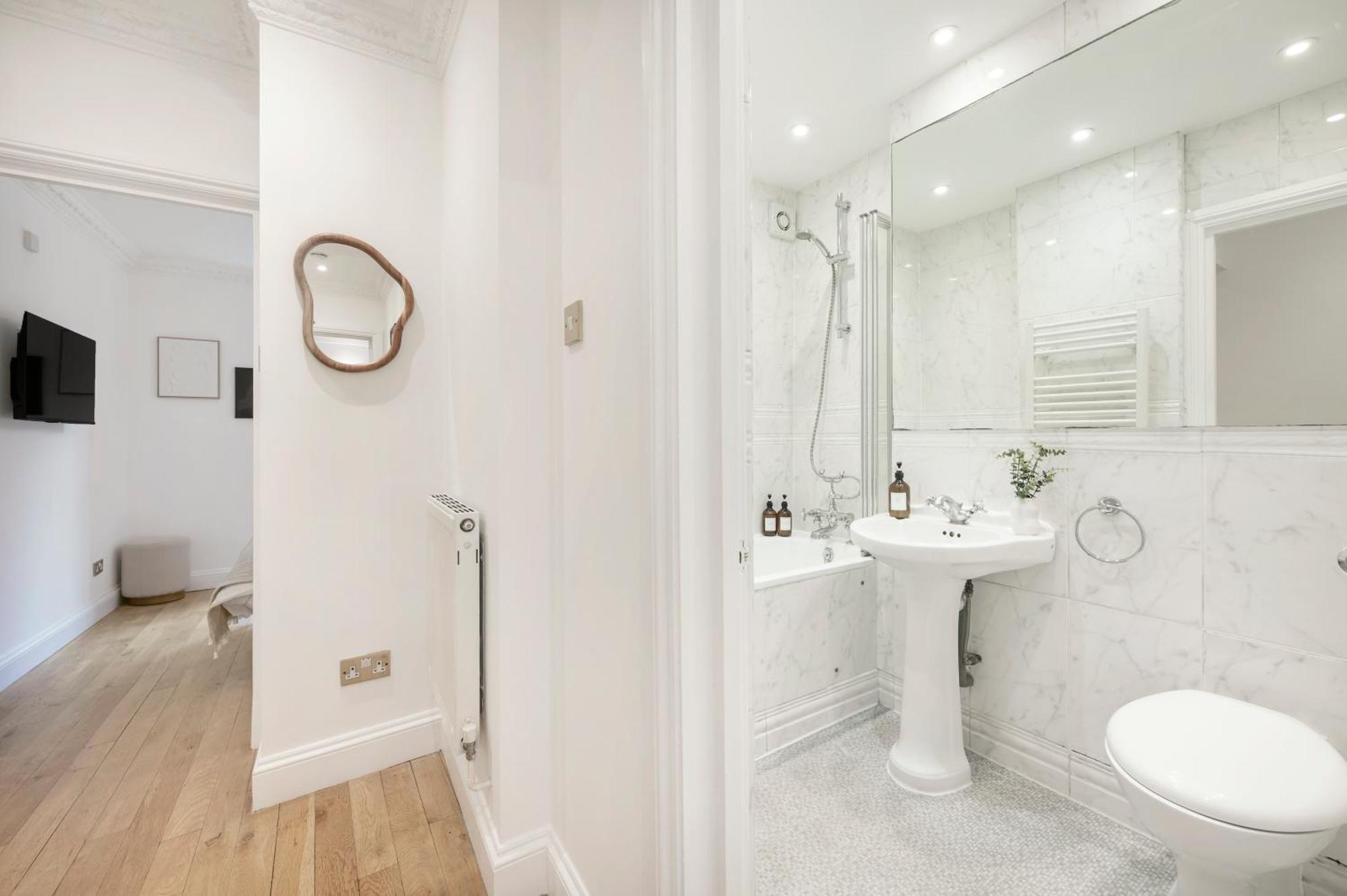 2 Bedr, 3 Beds, 1 Bath Thames, Trafalgar Sq London Luaran gambar